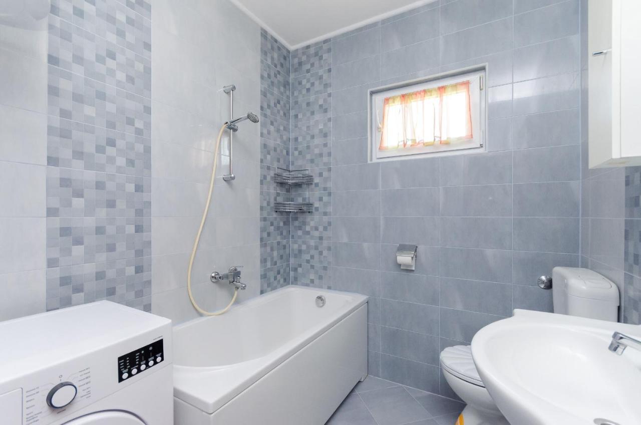 Apartments Rajka Лопар Екстер'єр фото