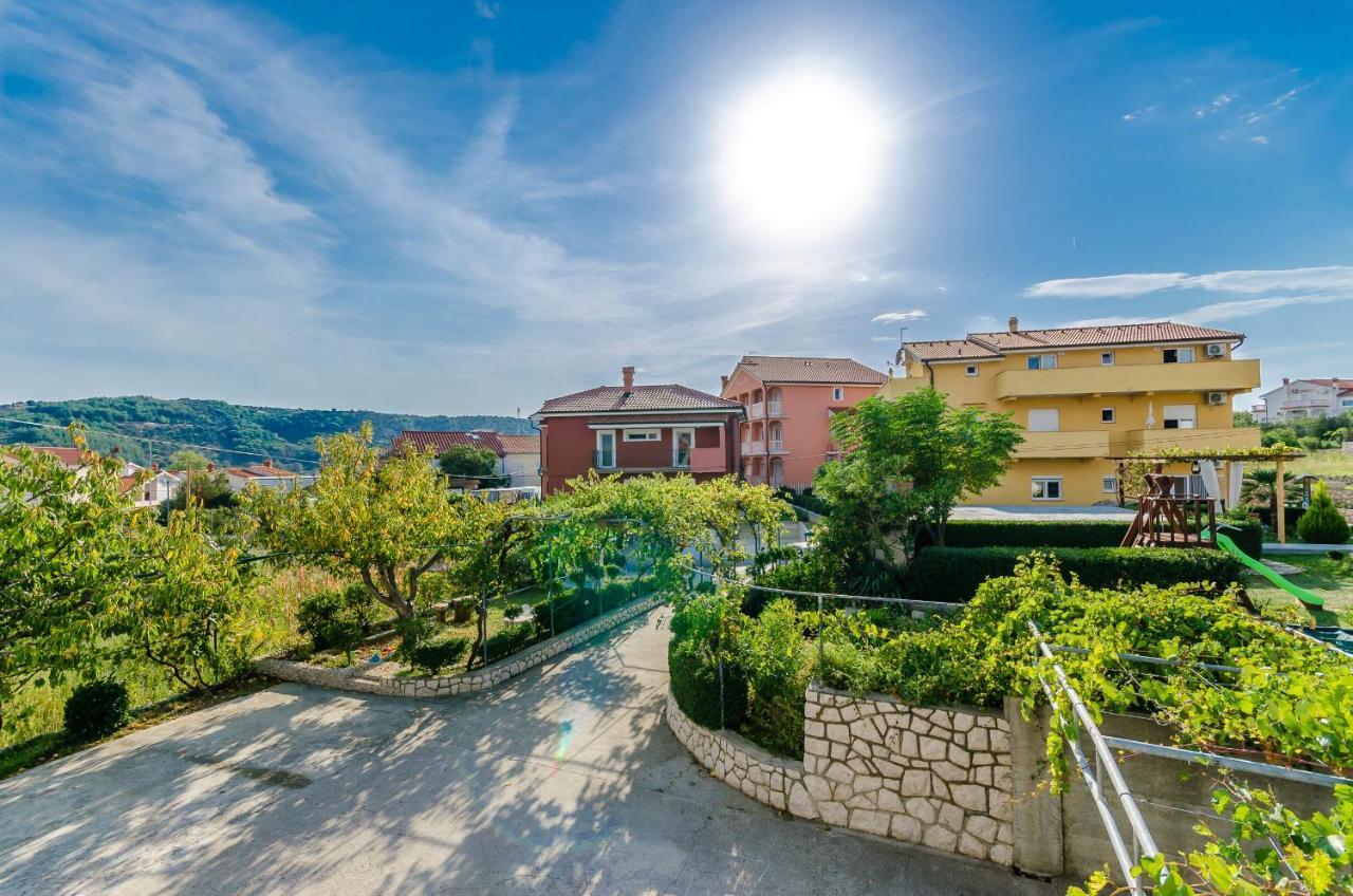 Apartments Rajka Лопар Екстер'єр фото