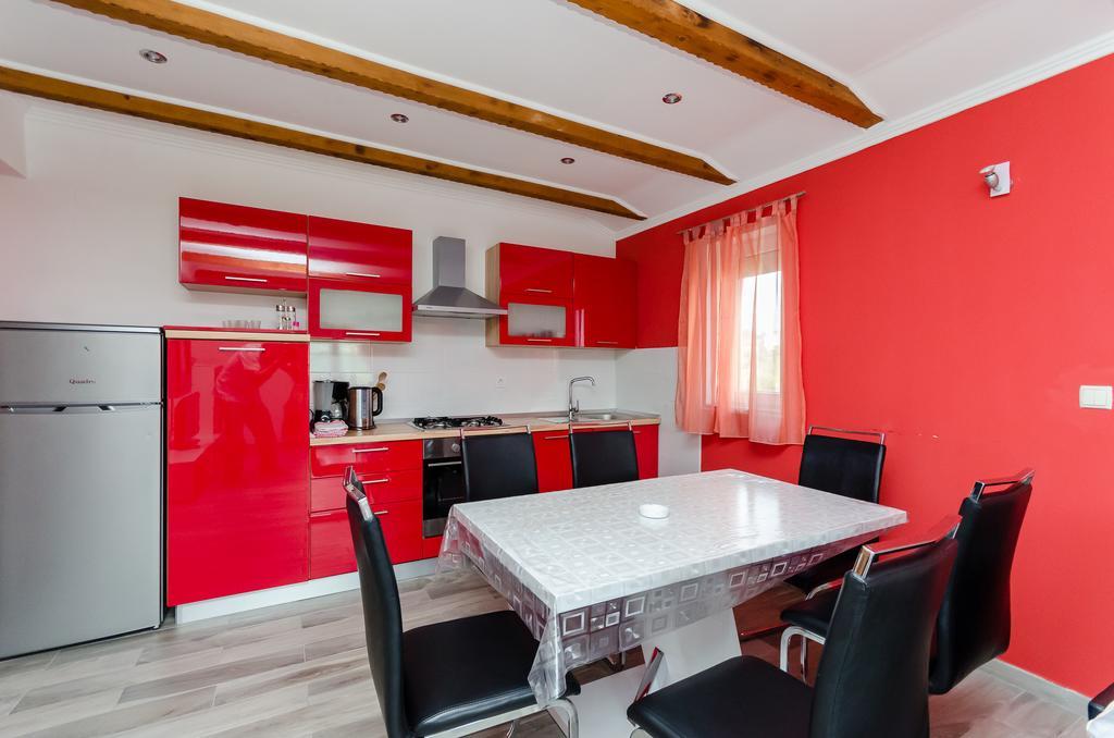 Apartments Rajka Лопар Екстер'єр фото
