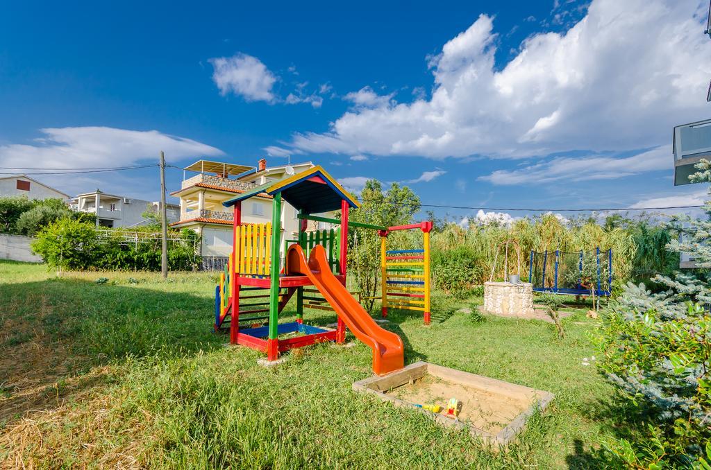 Apartments Rajka Лопар Екстер'єр фото