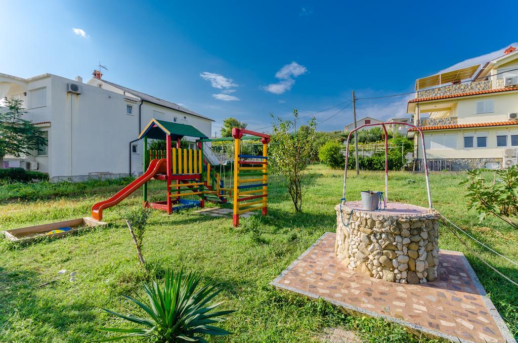 Apartments Rajka Лопар Екстер'єр фото